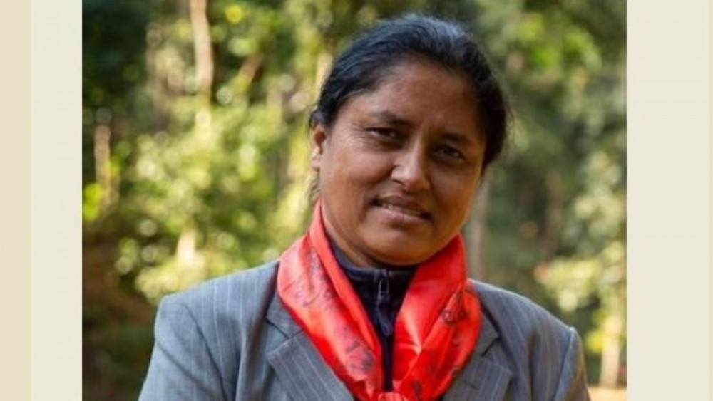 एमालेसँग सैद्धान्तिक लडाँइ लड्नु पर्छ : माओवादी नेतृ चापागाईं