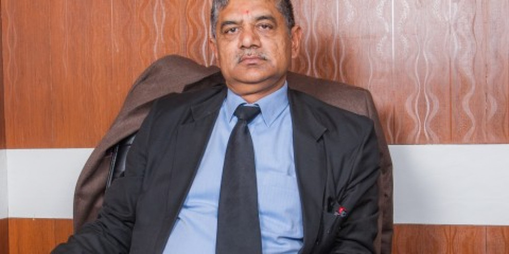 यसरी संविधानमा खेलबाड गर्नुभन्दा राष्ट्रपतिले राजीनामा दिँदै राजनीतिमा होमिँदा हुन्छ- शम्भु थापा