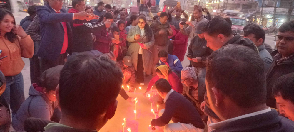 जनयुद्ध दिवसको अवसरमा मुक्तिचोकमा दीप प्रज्वलन