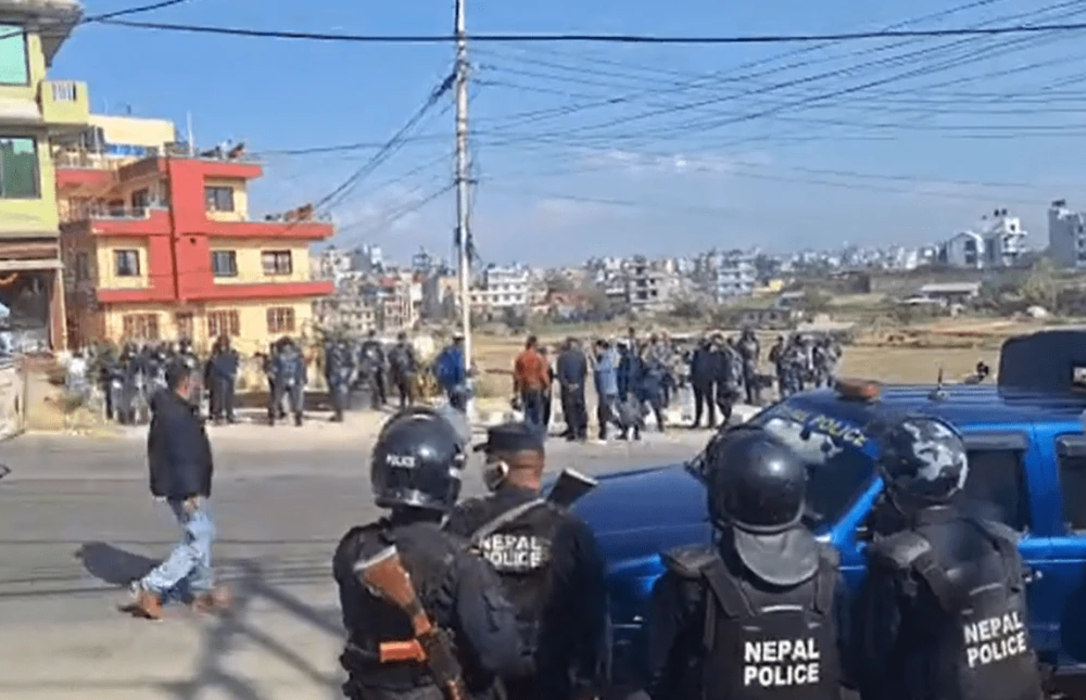 भक्तपुरस्थित दुर्गा प्रसाईको घर परिसरमा प्रहरी परिचालन, तीनकुनेमा प्रदर्शन गर्न नदिइने