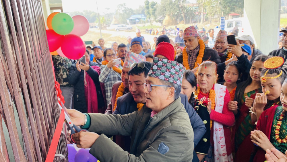 हल्दिबारी ५ को प्रशासनिक भवन उद्घाटन, दातालाई सम्मान