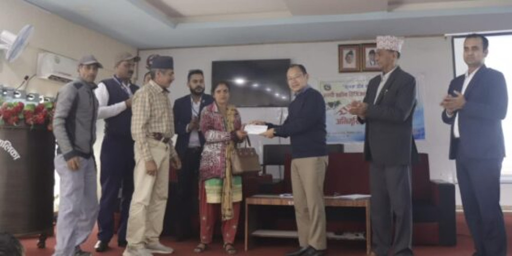 लम्पी स्किन प्रभावित किसानलाई राहत वितरण