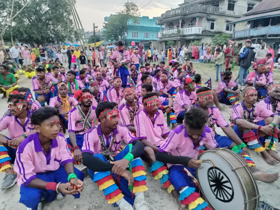 सोहराय पर्व : भद्रपुर र कचनकवलले बिदा दिँदा हल्दिबारीले दिएन