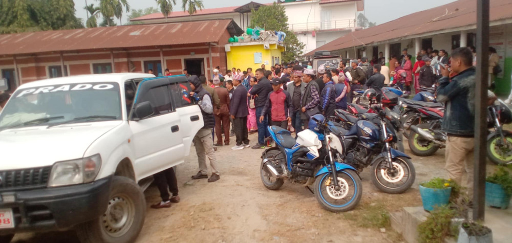 इलाममा पिकअप दुर्घटना हुँदा २७ जना घाइते