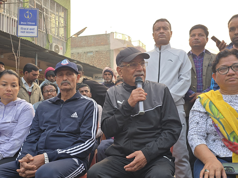 ज्ञानेन्द्रले फेरि गल्ती नगरुन् : प्रचण्ड