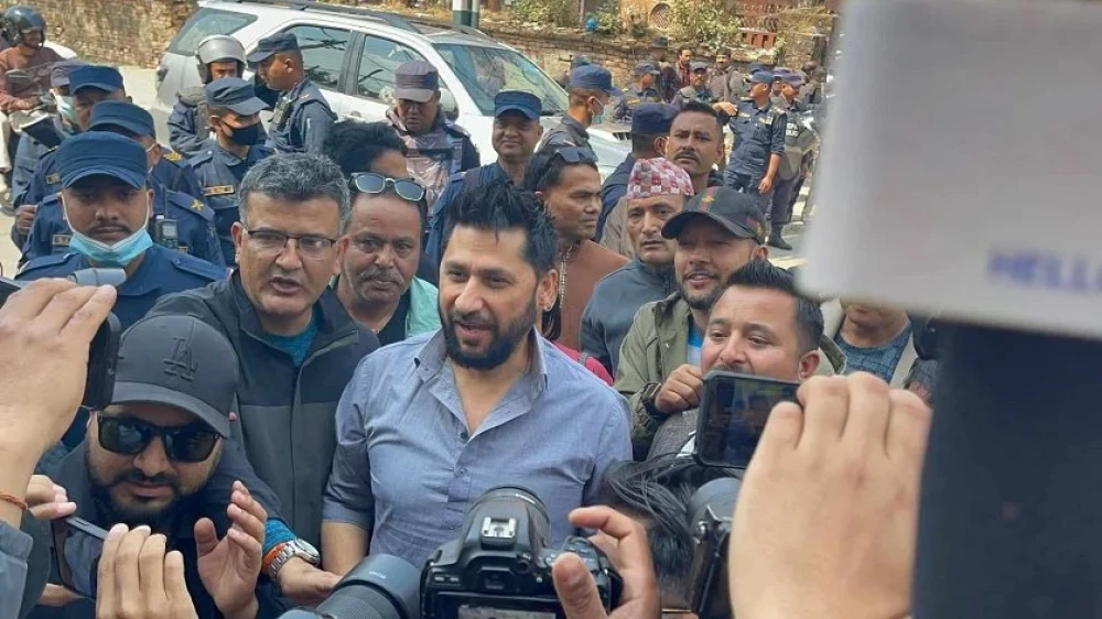 सरकारको लाज छोपिदिन अदालत पुगिरहेको छु : रवि लामिछाने