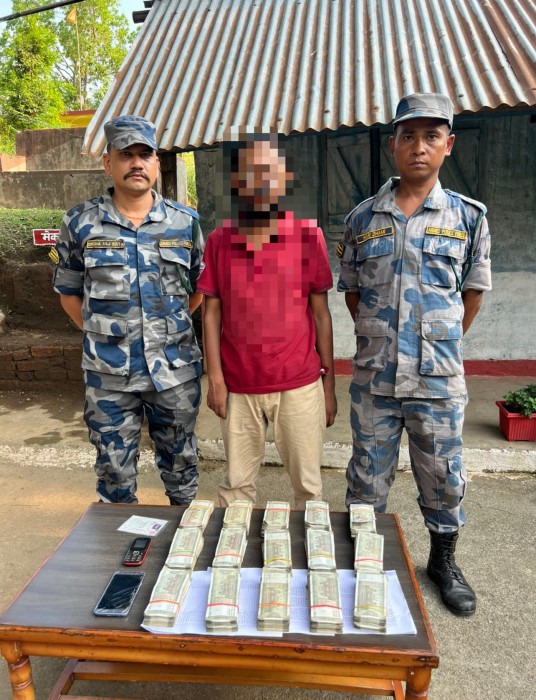 ठूलो परिमाणमा अवैध रकमसहित एक व्यक्ति पक्राउ